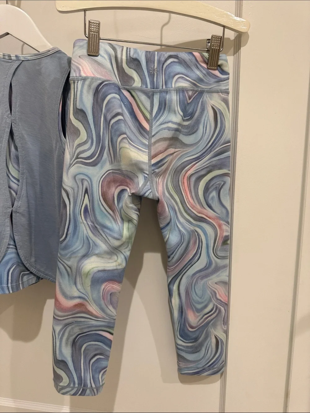 ATHLETA GIRL TANDOM TANK IN DAYDREAM BLUE & MATCHING MARBLE LEGGINGS SIZE SMALL